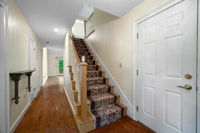 $639,900 | 60 Peninsula Drive, Stratham, NH 03885