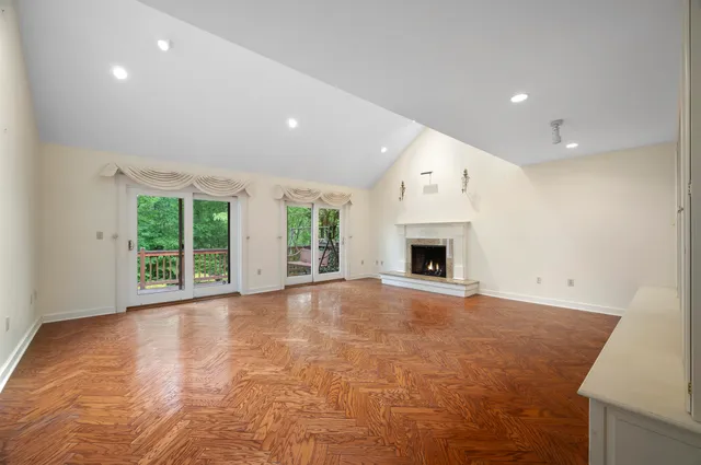 $639,900 | 60 Peninsula Drive, Stratham, NH 03885