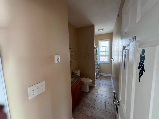 $2,350 | 3 Hitchcock Road, Unit 2, Worcester, MA 01603