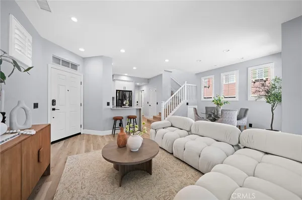 $1,199,999 | 328 Flyers Lane, Tustin, CA 92782