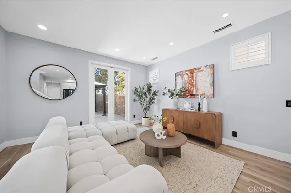 $1,199,999 | 328 Flyers Lane, Tustin, CA 92782