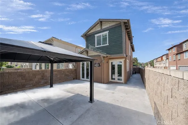 $1,199,999 | 328 Flyers Lane, Tustin, CA 92782