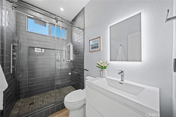 $1,199,999 | 328 Flyers Lane, Tustin, CA 92782