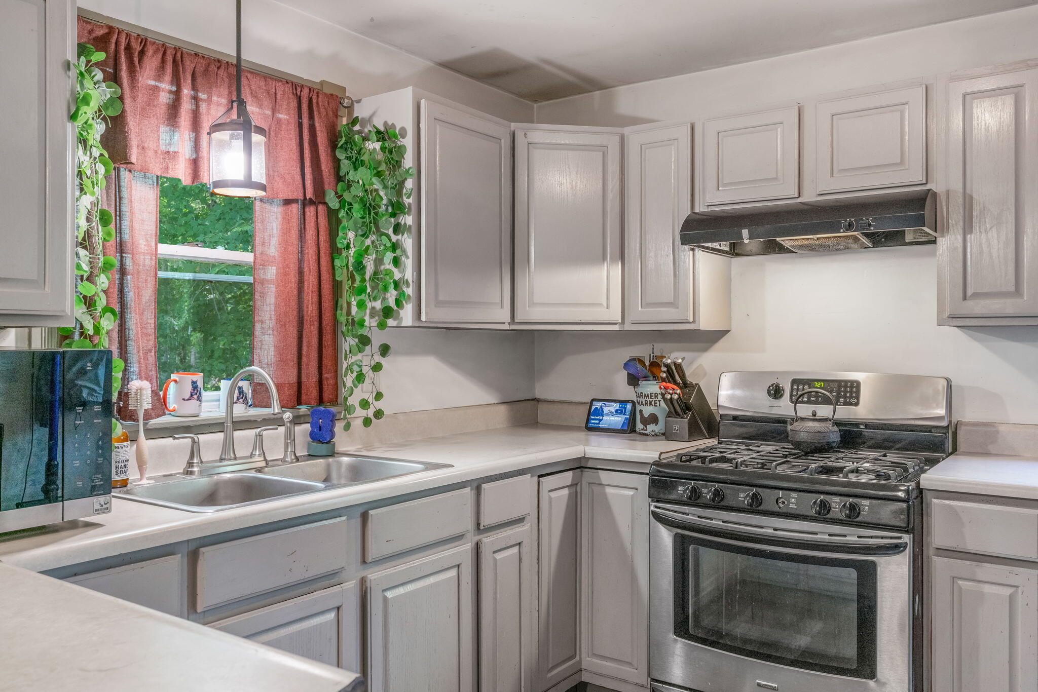 101 Booker Street Thomaston, ME 04861 - Photo 10 of 57 13-web-or-mls-101-booker-st