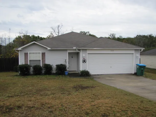 $1,650 | 180 Cabana Way, Crestview, FL 32536