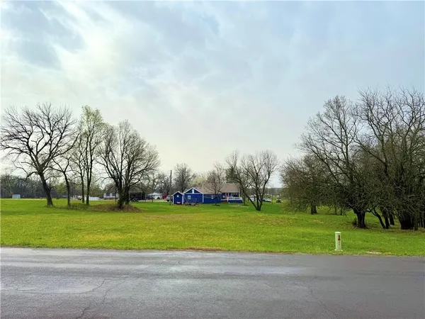 $10,000 | 2209-2210 Lake Viking Terrace, Gallatin, MO 64640