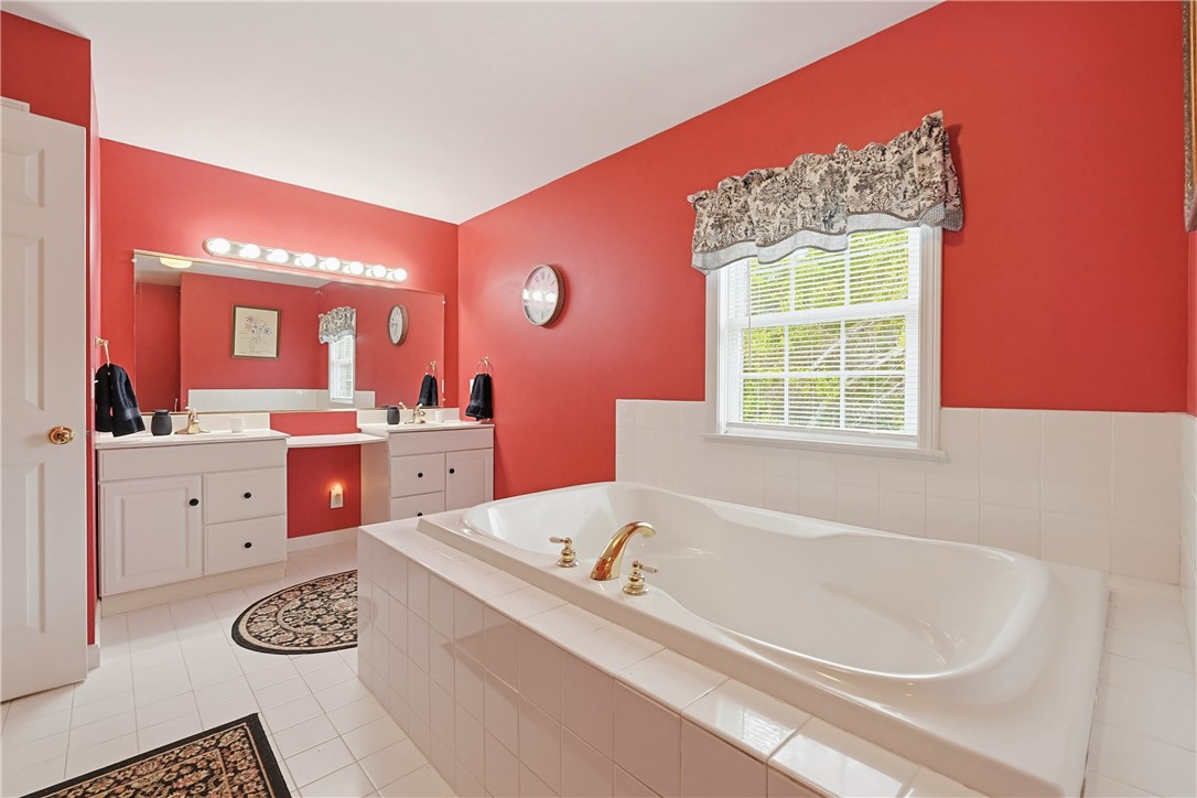 28 Rockridge Road Westerly, RI 02891 - Photo 27 of 40