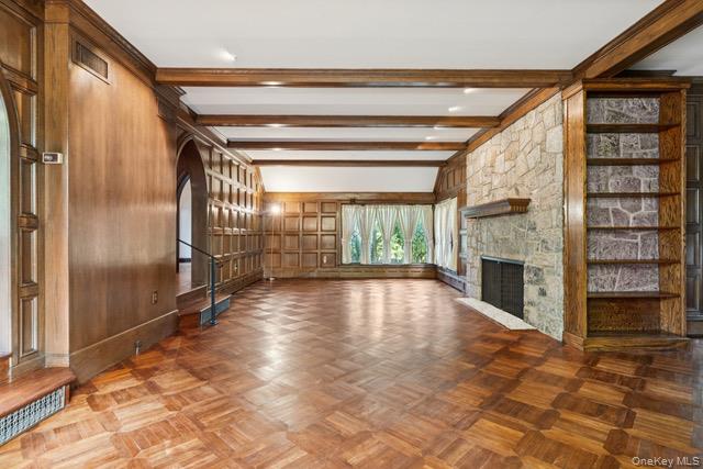 18 Heights Road Manhasset, NY 11030 - Photo 11 of 28