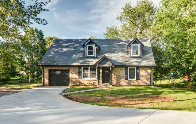 $285,000 | 240 Maplewood Drive, Clarksville, TN 37042