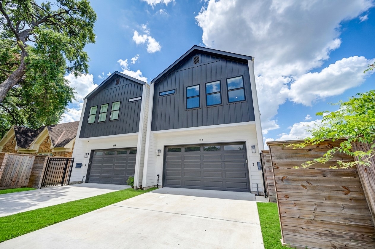 18 Sidney Street, Unit A Houston, TX 77003 - Photo 2 of 30 a front view of a house