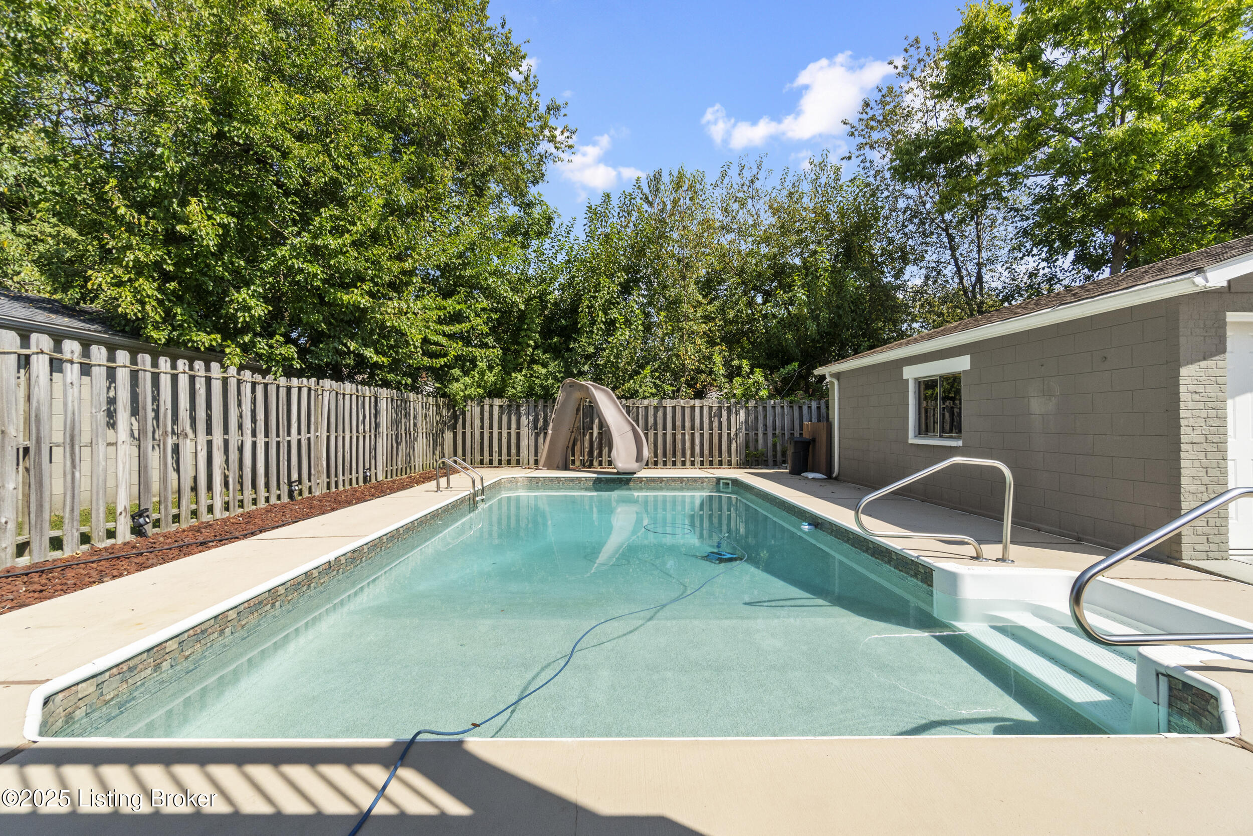 4531 Sandhill Road Louisville, KY 40219 - Photo 33 of 37 dsc08627