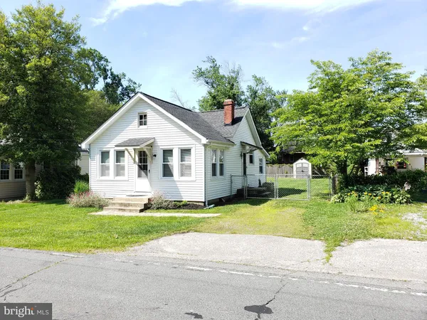 $1,950 | 617 East Marshall Avenue, Deale, MD 20751