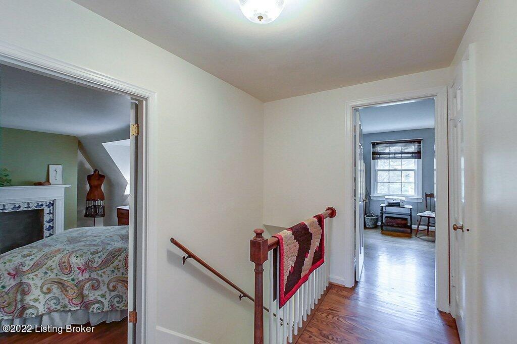305 Old Farm Road Louisville, KY 40207 - Photo 29 of 59 hall to primary + br office