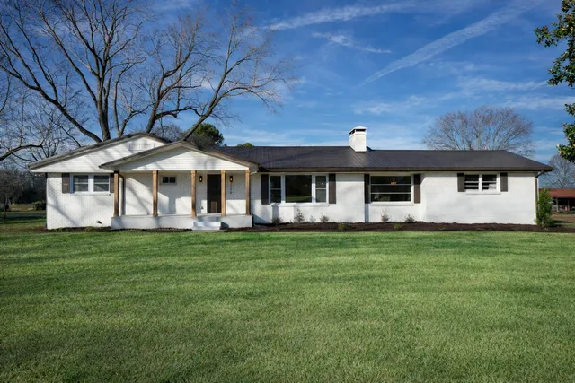 $779,000 | 2194 Hampshire Pike, Columbia, TN 38401