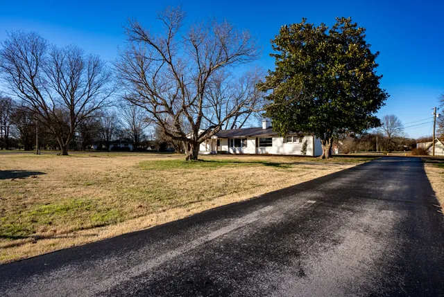 $779,000 | 2194 Hampshire Pike, Columbia, TN 38401