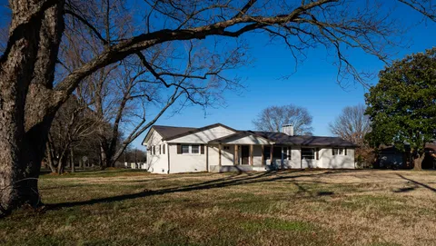 $779,000 | 2194 Hampshire Pike, Columbia, TN 38401