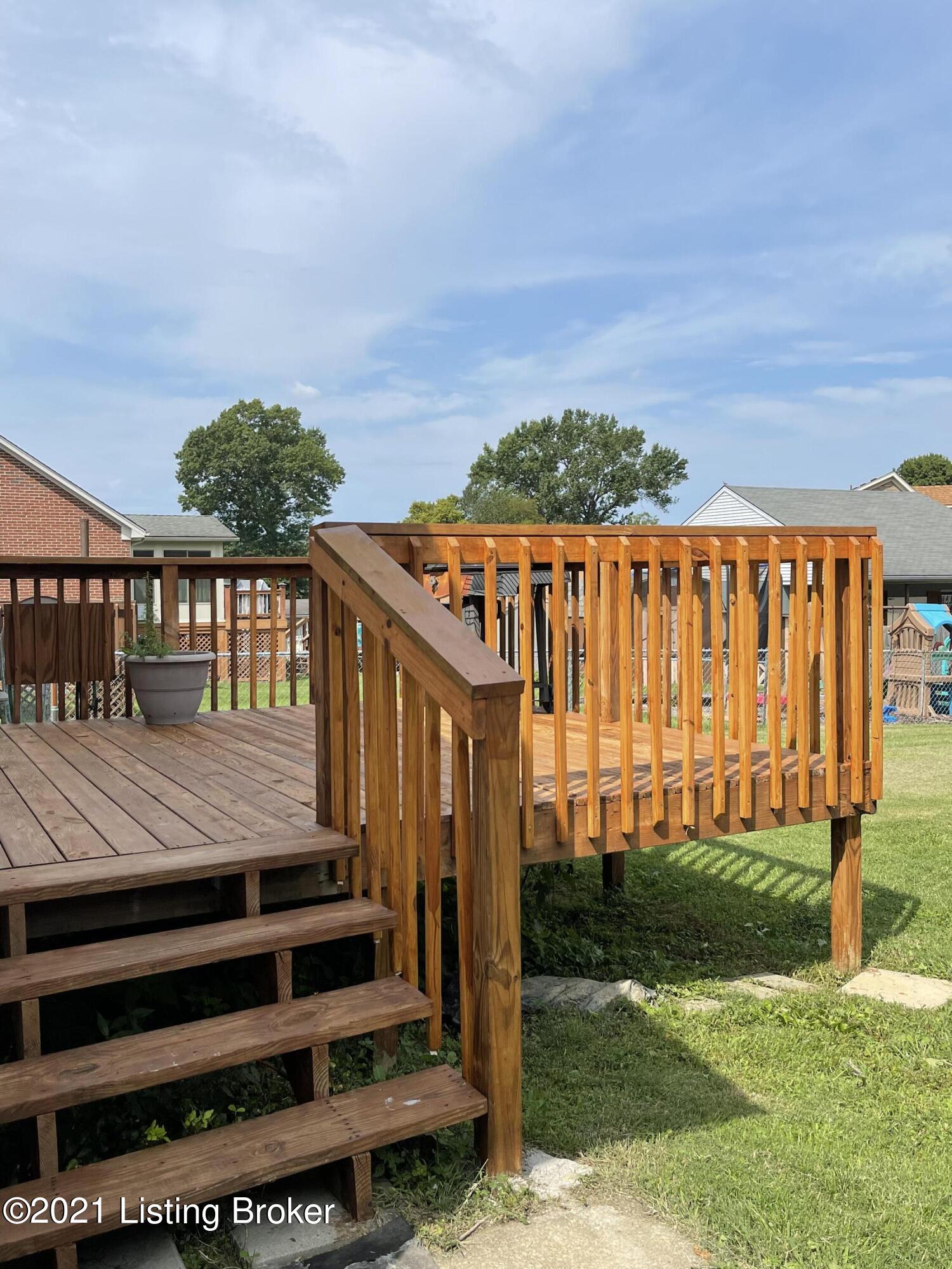 6809 Fenway Road Louisville, KY 40258 - Photo 31 of 35 Newer back deck .