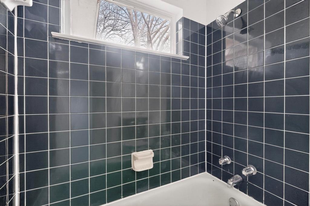 10841 Ruth Ann Drive Dallas, TX 75228 - Photo 23 of 39