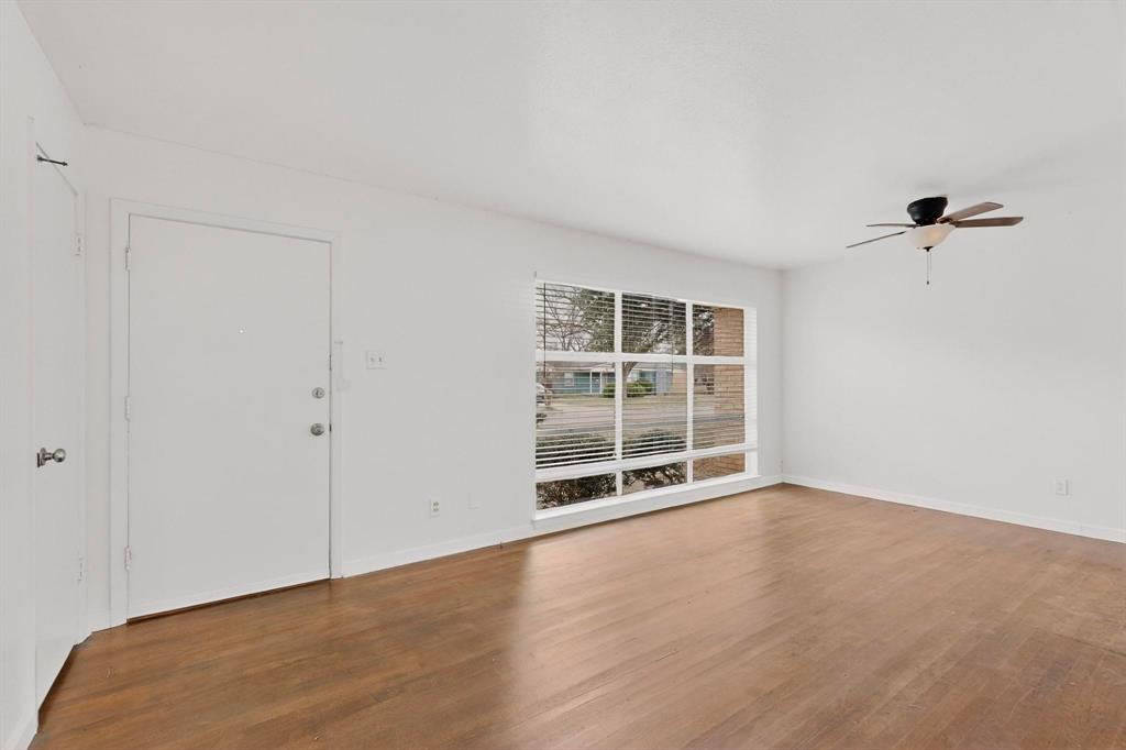 10841 Ruth Ann Drive Dallas, TX 75228 - Photo 7 of 39