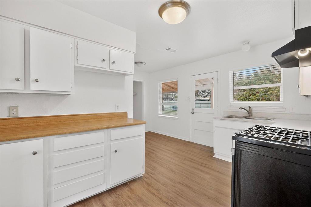 10841 Ruth Ann Drive Dallas, TX 75228 - Photo 10 of 39