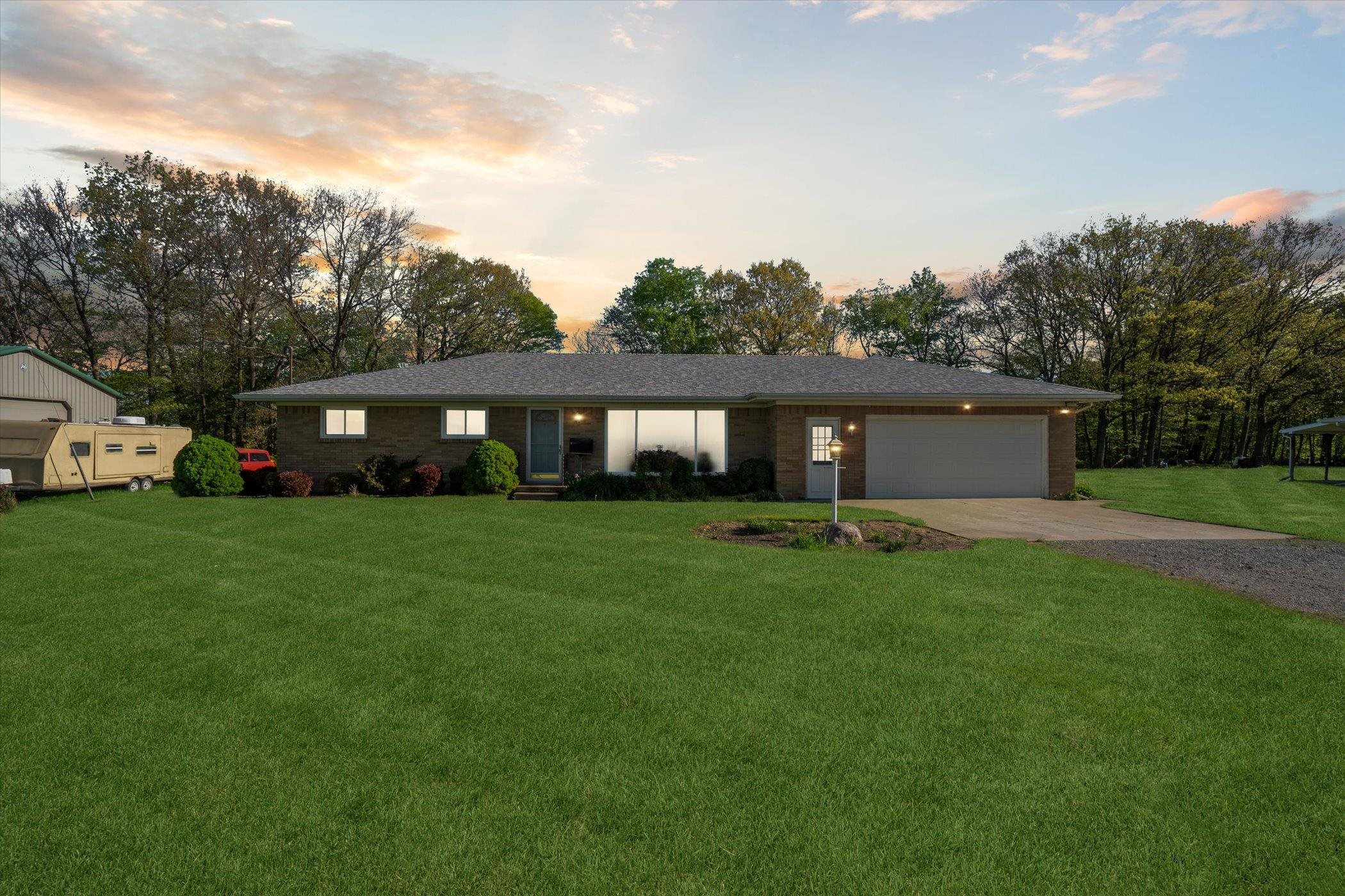 178 West Henderson Road Owosso, MI 48867 - Photo 1 of 71 50174559-98b0a482-1c7b-45e8-b94f-07b11330b8c3.JPG