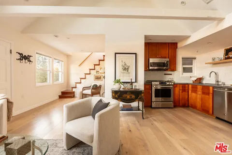 $930,000 | 12458 Laurel Terrace Drive, Studio City, CA 91604