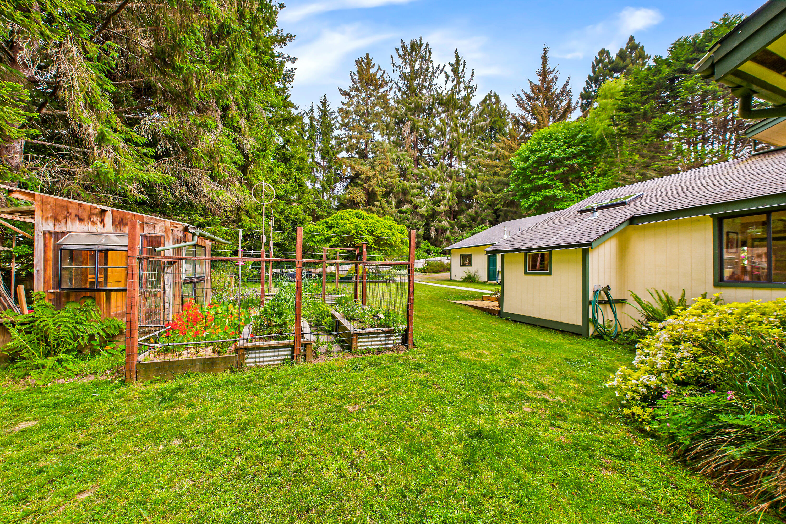 402 Tanglewood Road Arcata, CA 95521 - Photo 53 of 56 402 Tanglewood-151