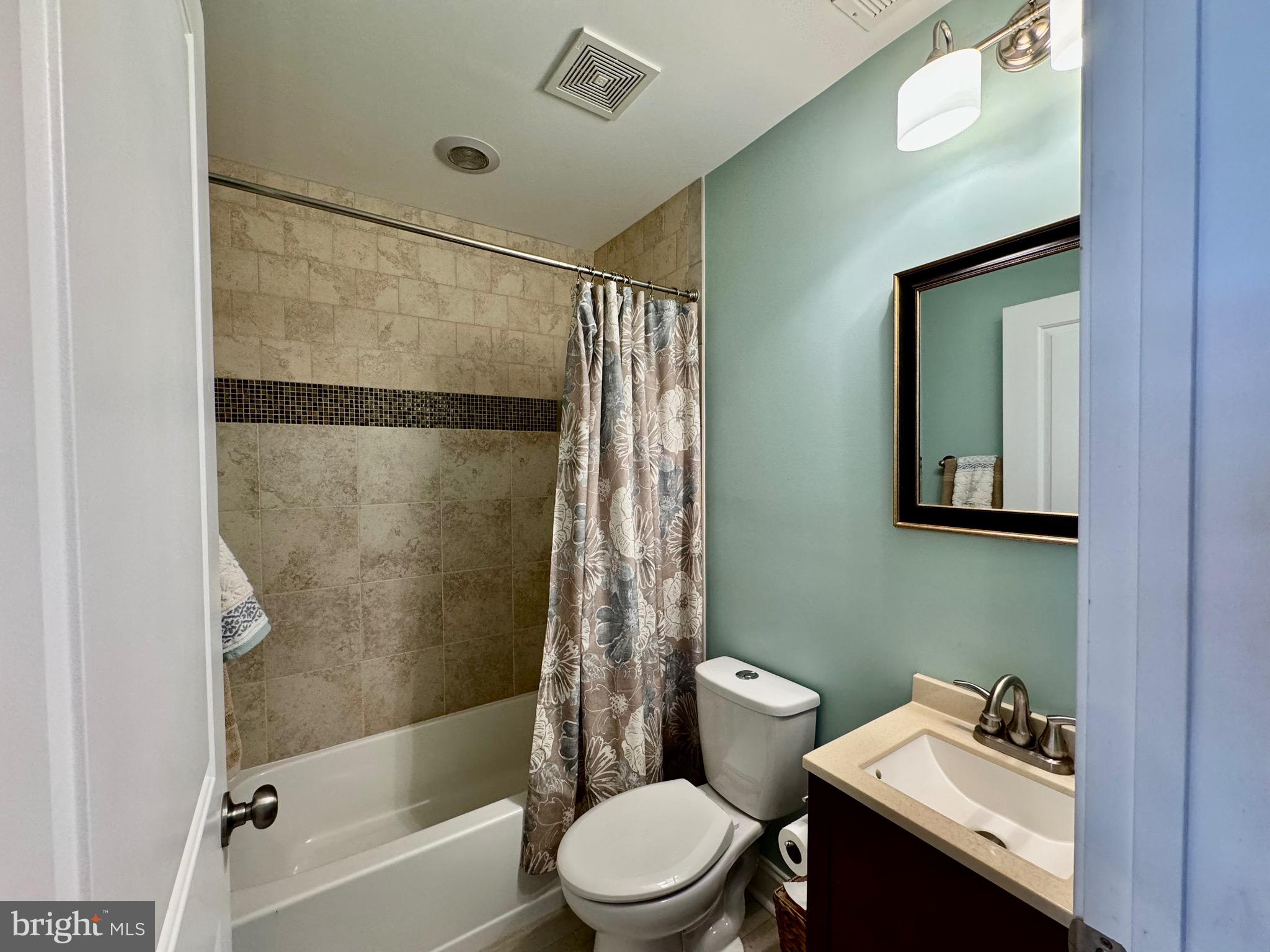 336 Riverside Drive Pasadena, MD 21122 - Photo 21 of 39 Full bathe, 2nd level shared