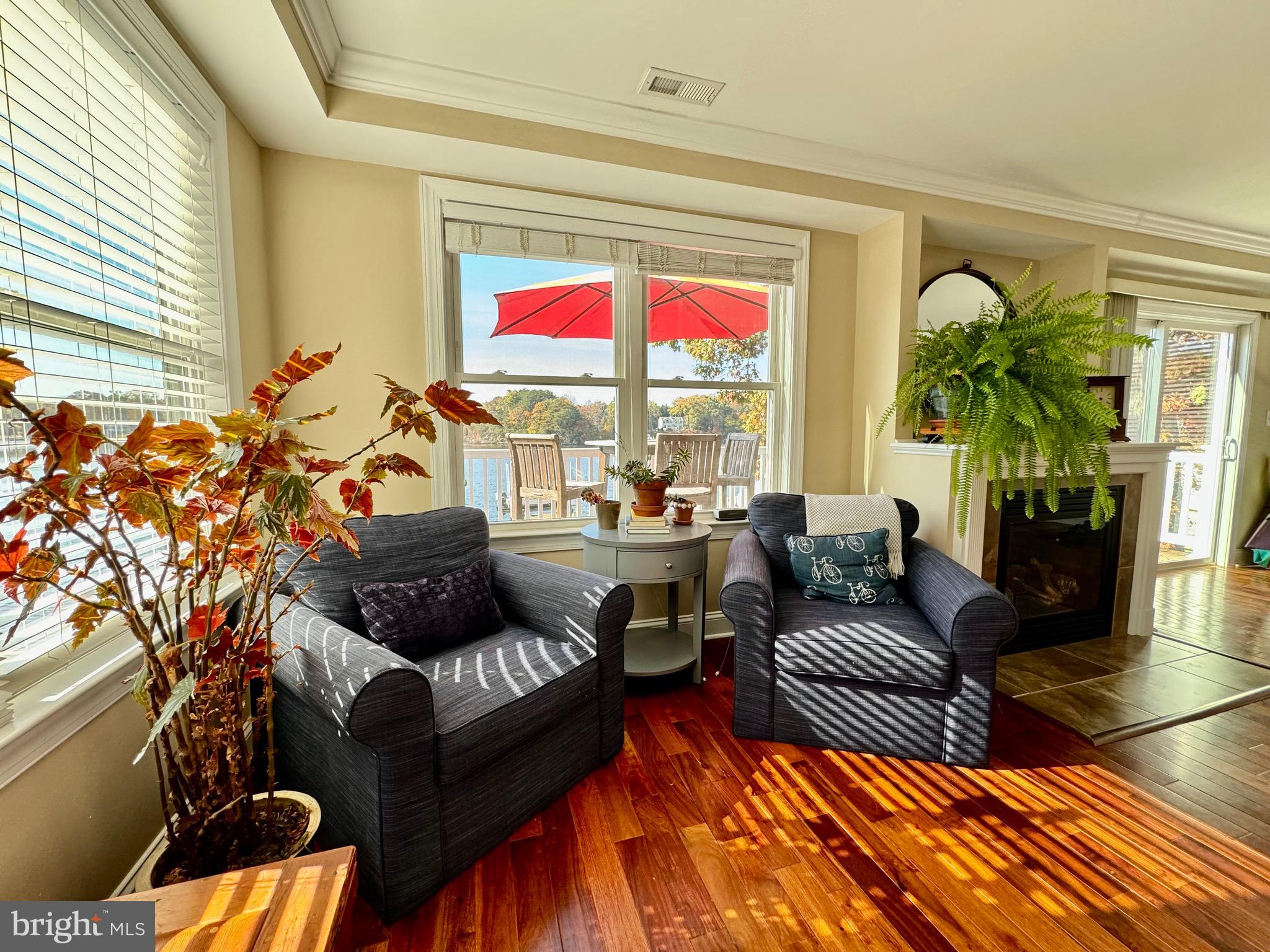 336 Riverside Drive Pasadena, MD 21122 - Photo 27 of 39 Primary sitting area