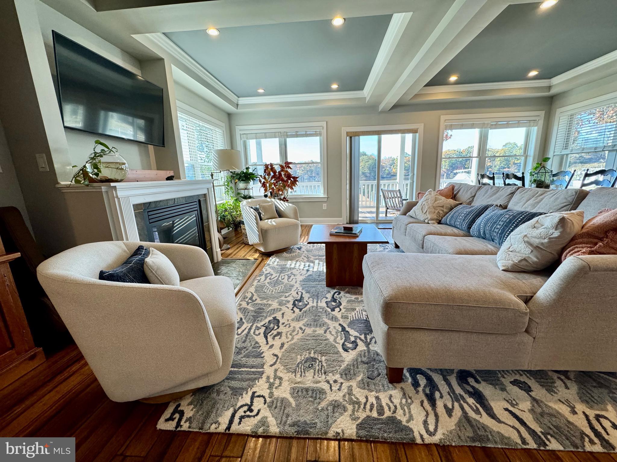 336 Riverside Drive Pasadena, MD 21122 - Photo 4 of 39 Living Room