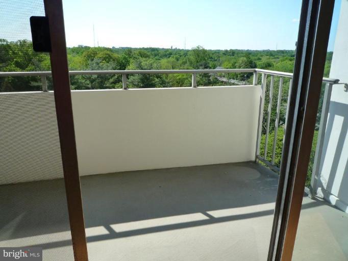 5101 River Road, Unit 1112 Bethesda, MD 20816 - Photo 5 of 18 Balcony