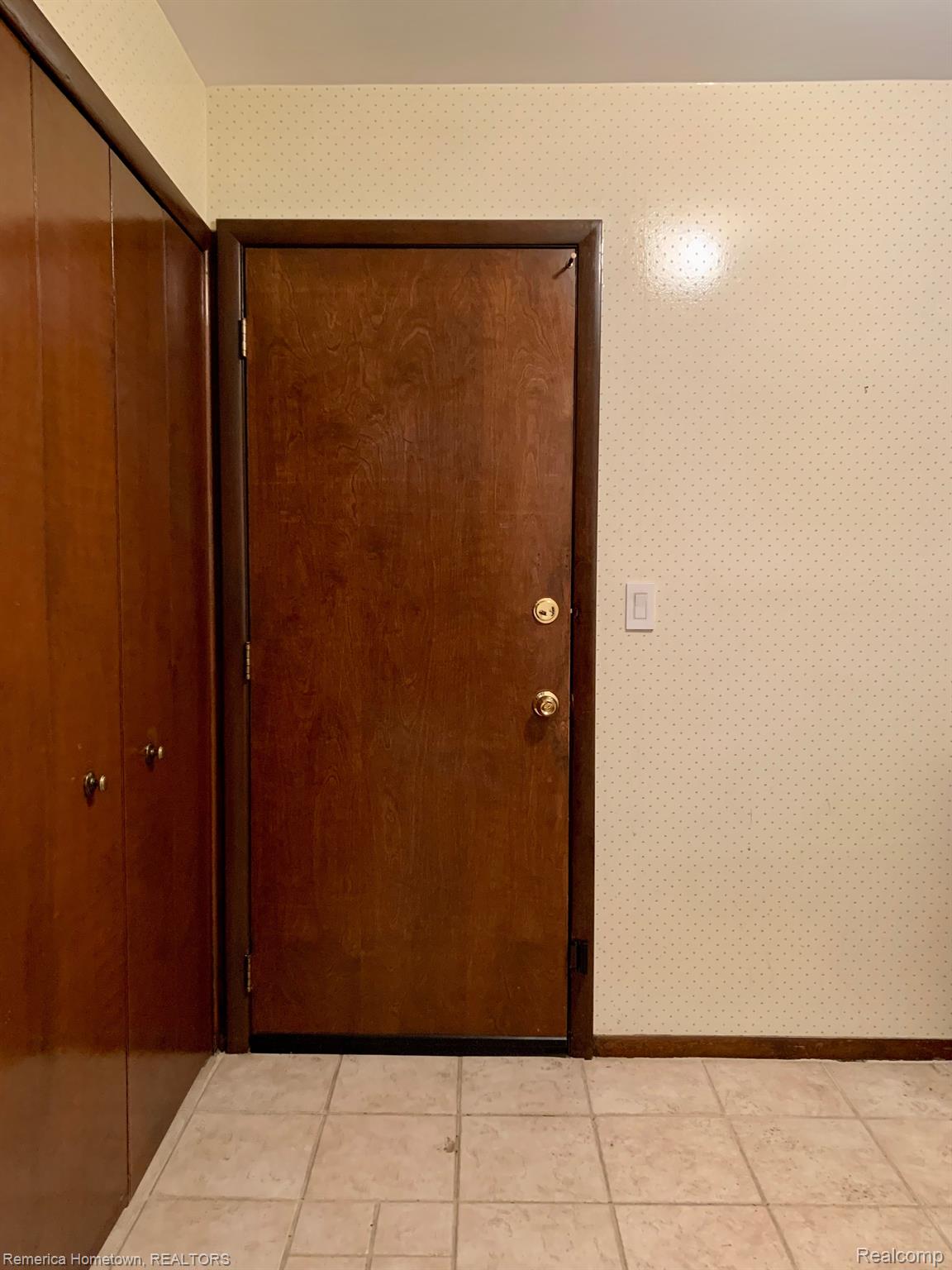 33929 Old Timber Road Farmington, MI 48331 - Photo 28 of 34 Laundry room with full closet and garage access...