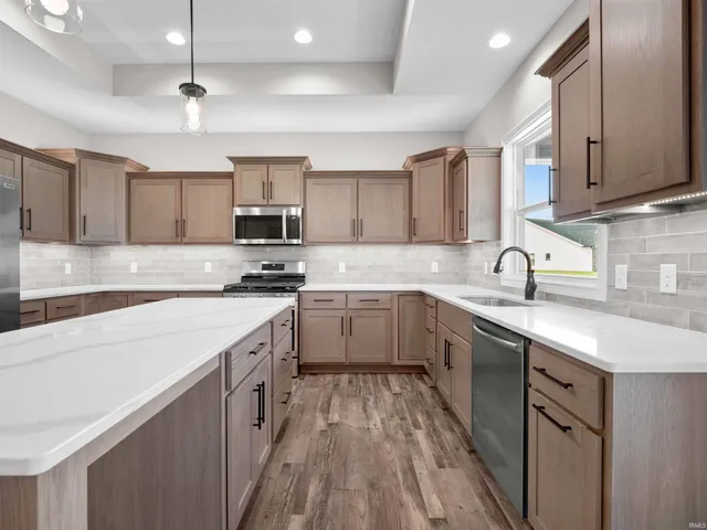 $449,900 | 16927 Hillsong Lane, Huntertown, IN 46748