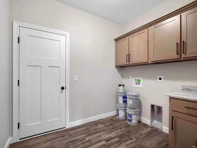 $449,900 | 16927 Hillsong Lane, Huntertown, IN 46748