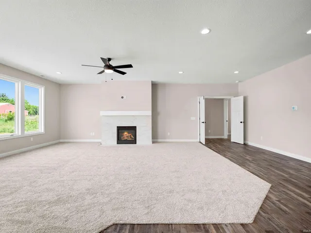 $449,900 | 16927 Hillsong Lane, Huntertown, IN 46748