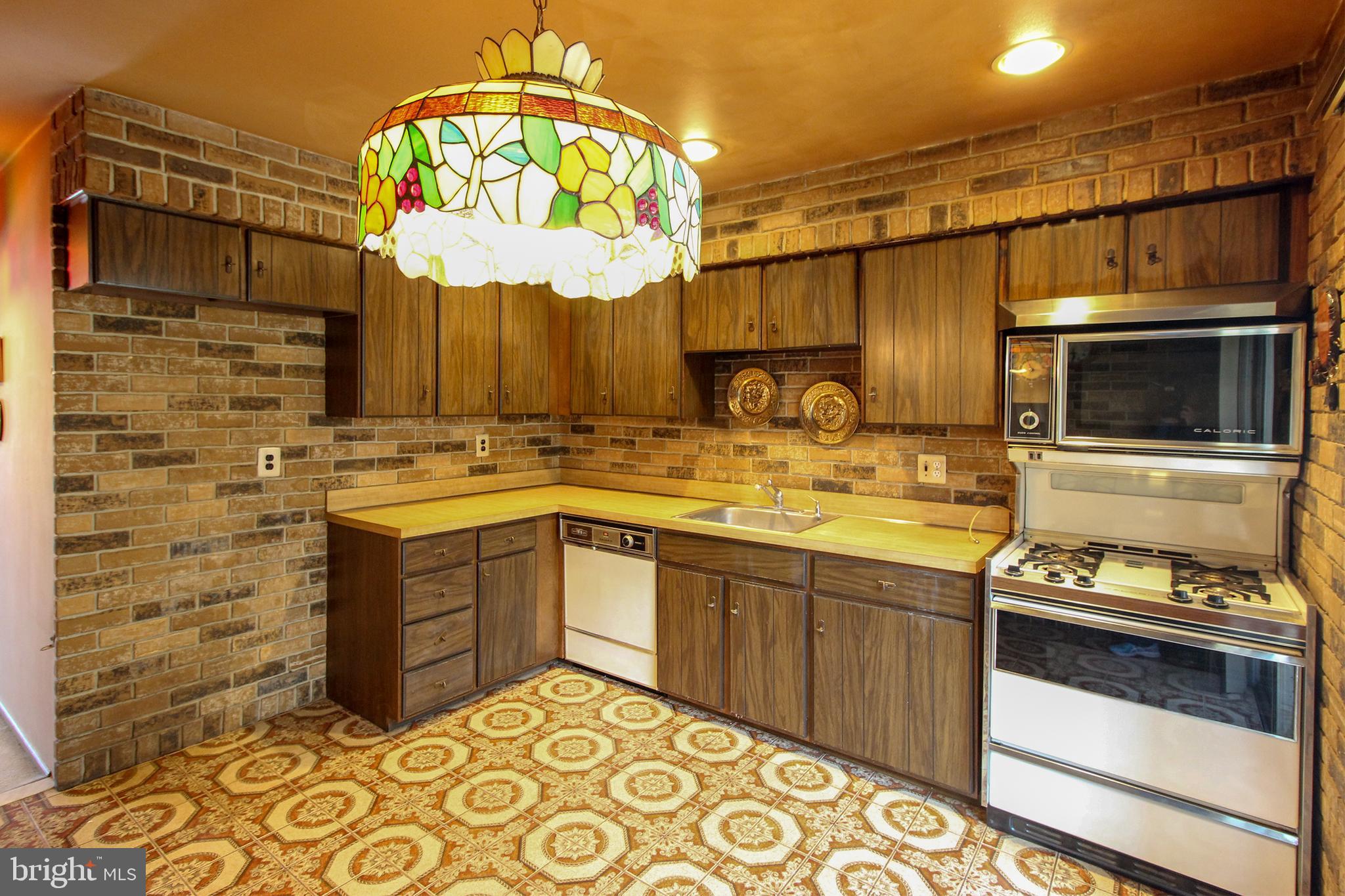 124 Reiffs Mill Road Ambler, PA 19002 - Photo 4 of 10 Gallery Image 4