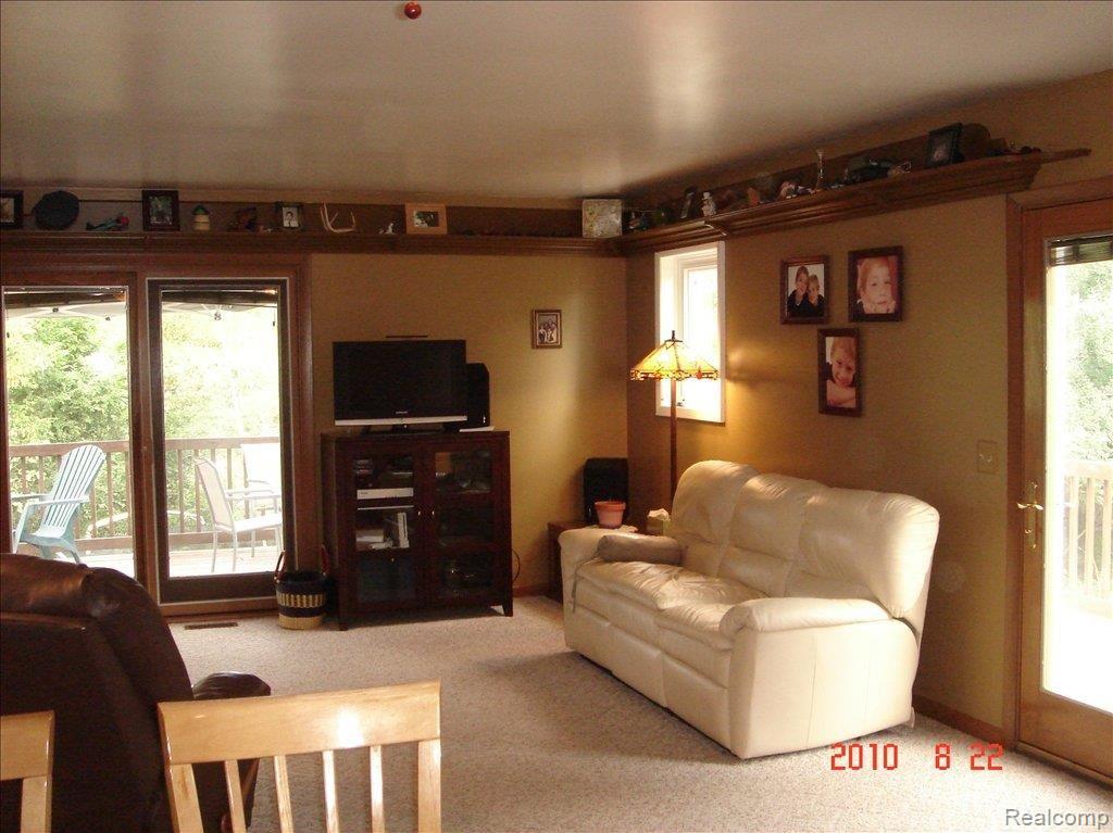 2645 Kingston Road Leonard, MI 48367 - Photo 3 of 8 2645 Kingston Leonard, Mi 019