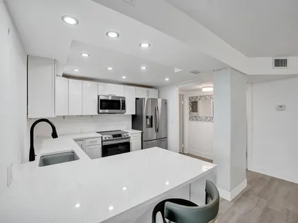 $289,000 | 200 Leslie Drive, Unit 723, Hallandale Beach, FL 33009