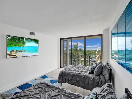 $289,000 | 200 Leslie Drive, Unit 723, Hallandale Beach, FL 33009