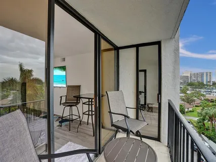 $289,000 | 200 Leslie Drive, Unit 723, Hallandale Beach, FL 33009