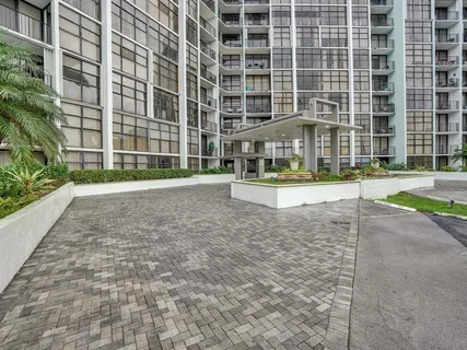 $289,000 | 200 Leslie Drive, Unit 723, Hallandale Beach, FL 33009
