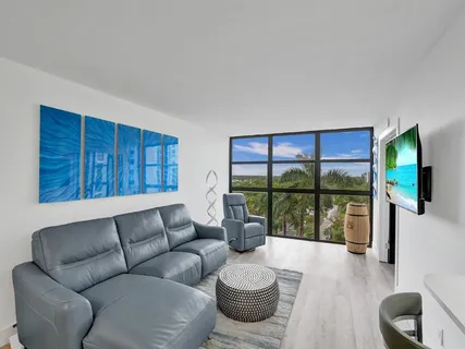 $289,000 | 200 Leslie Drive, Unit 723, Hallandale Beach, FL 33009