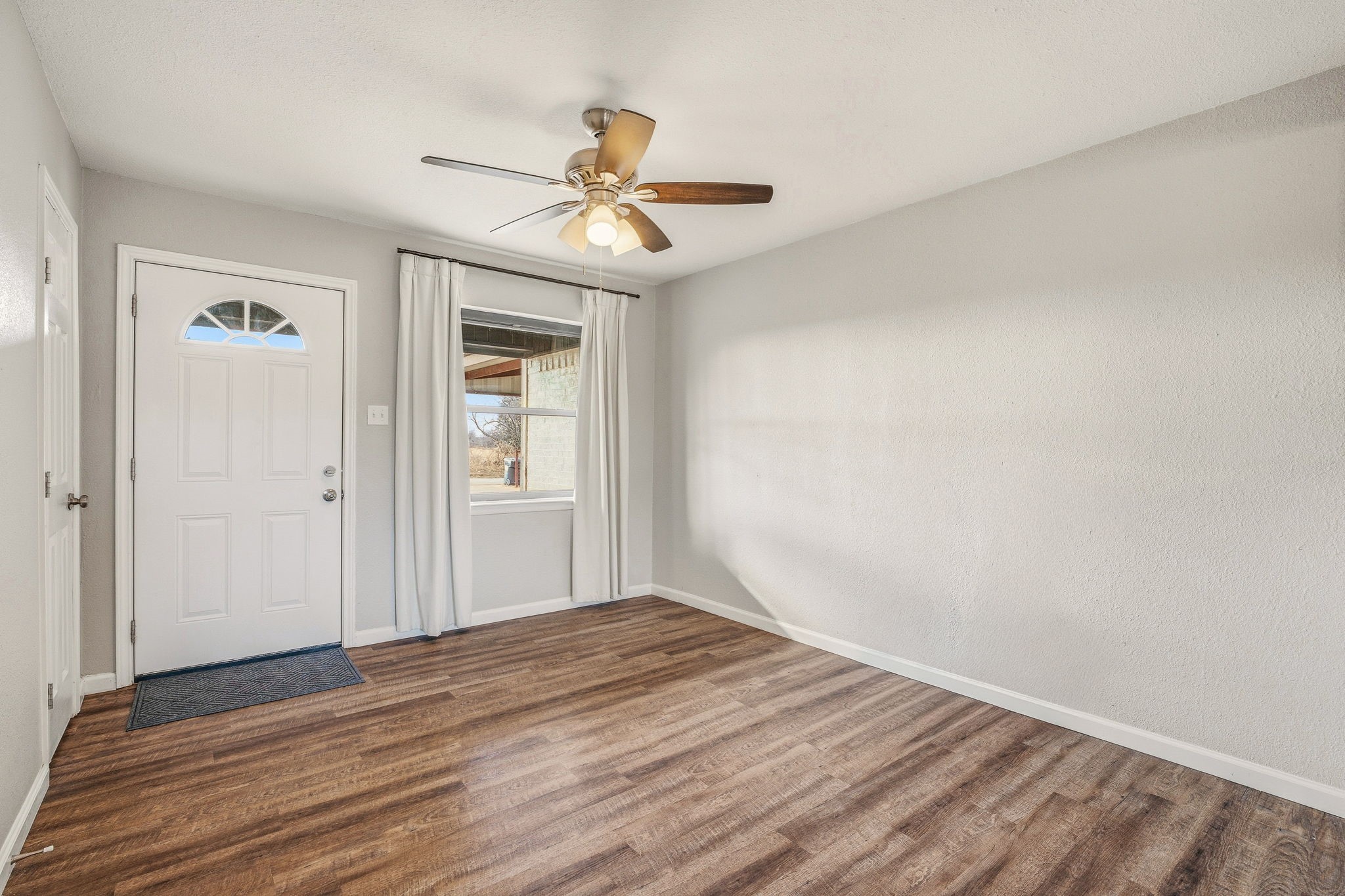 1193 Withers Road Mineral Wells, TX 76067 - Photo 6 of 50