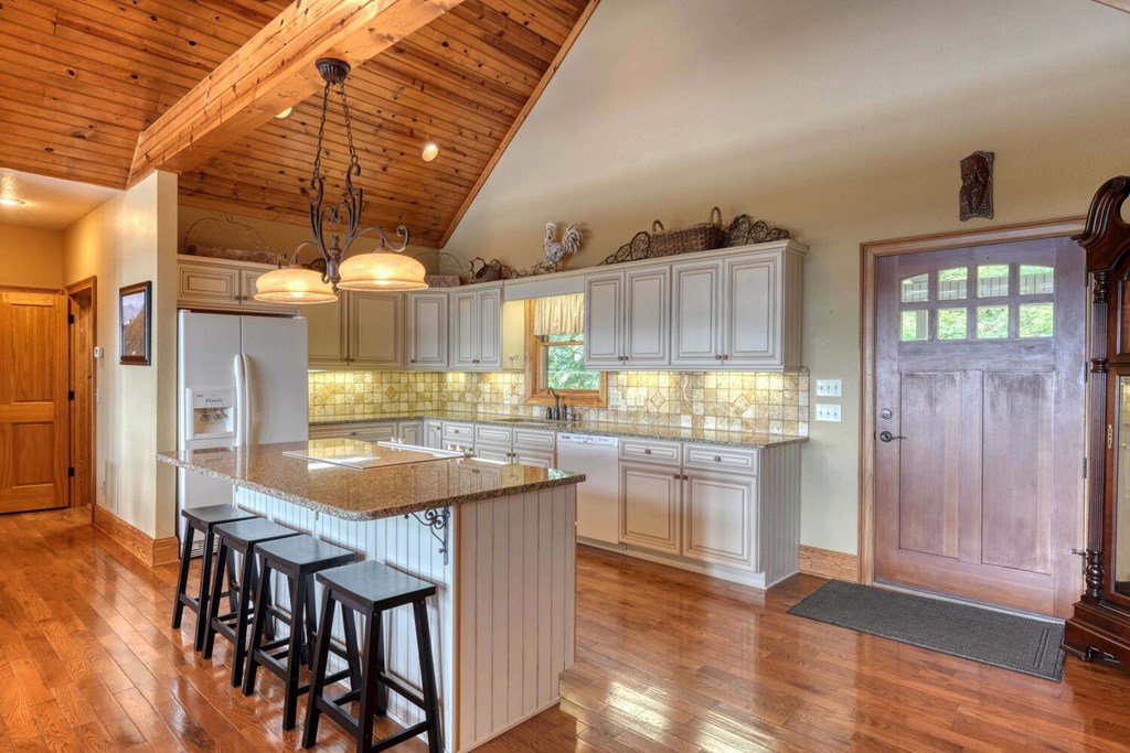 3005 Jump Off Ridge Hiawassee, GA 30546 - Photo 12 of 62 Gallery Image 12
