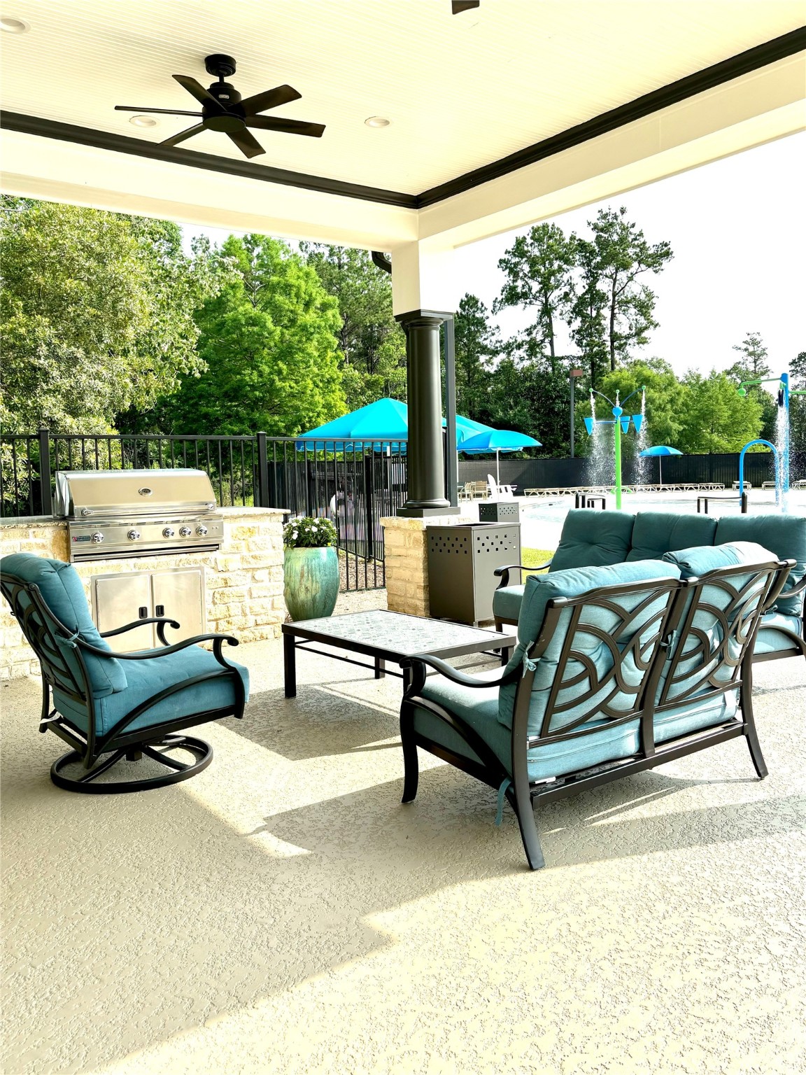 31851 Chapel Rock Lane Spring, TX 77386 - Photo 46 of 50 a living room with patio furniture and a garden
