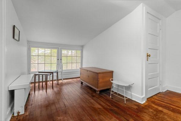 804 Persimmon Road Sewickley, PA 15143 - Photo 28 of 43 a living room with furniture and a wooden floor