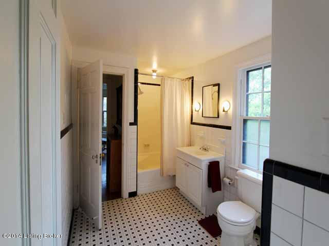 1722 Gresham Road Louisville, KY 40205 - Photo 29 of 40 30 Upstairs Full Bathroom