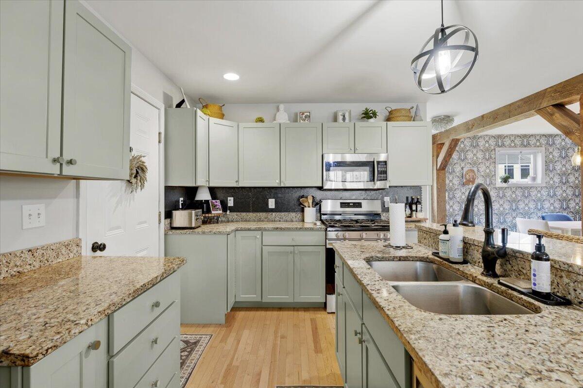 8 Fairfield Road Scarborough, ME 04074 - Photo 13 of 47 10-8 Fairfield-10