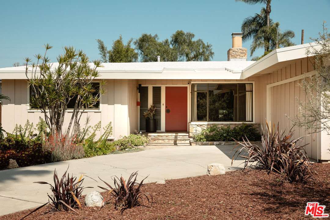 4110 Pine Avenue Long Beach, CA 90807 - Photo 2 of 42