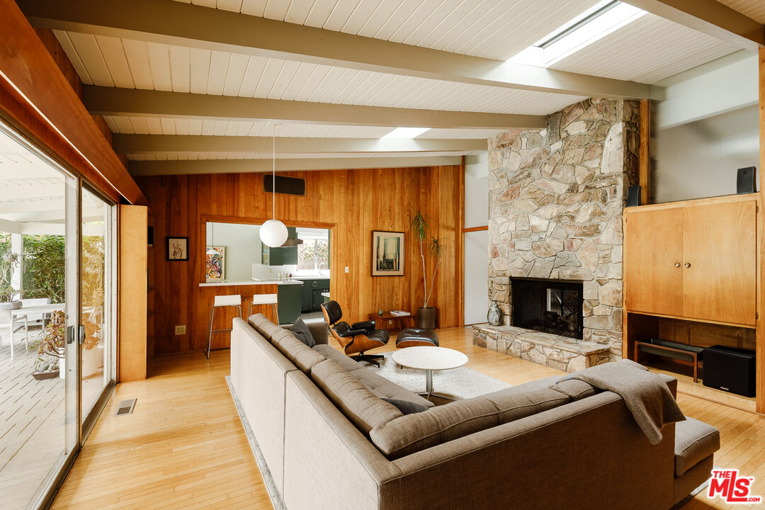 4110 Pine Avenue Long Beach, CA 90807 - Photo 5 of 42